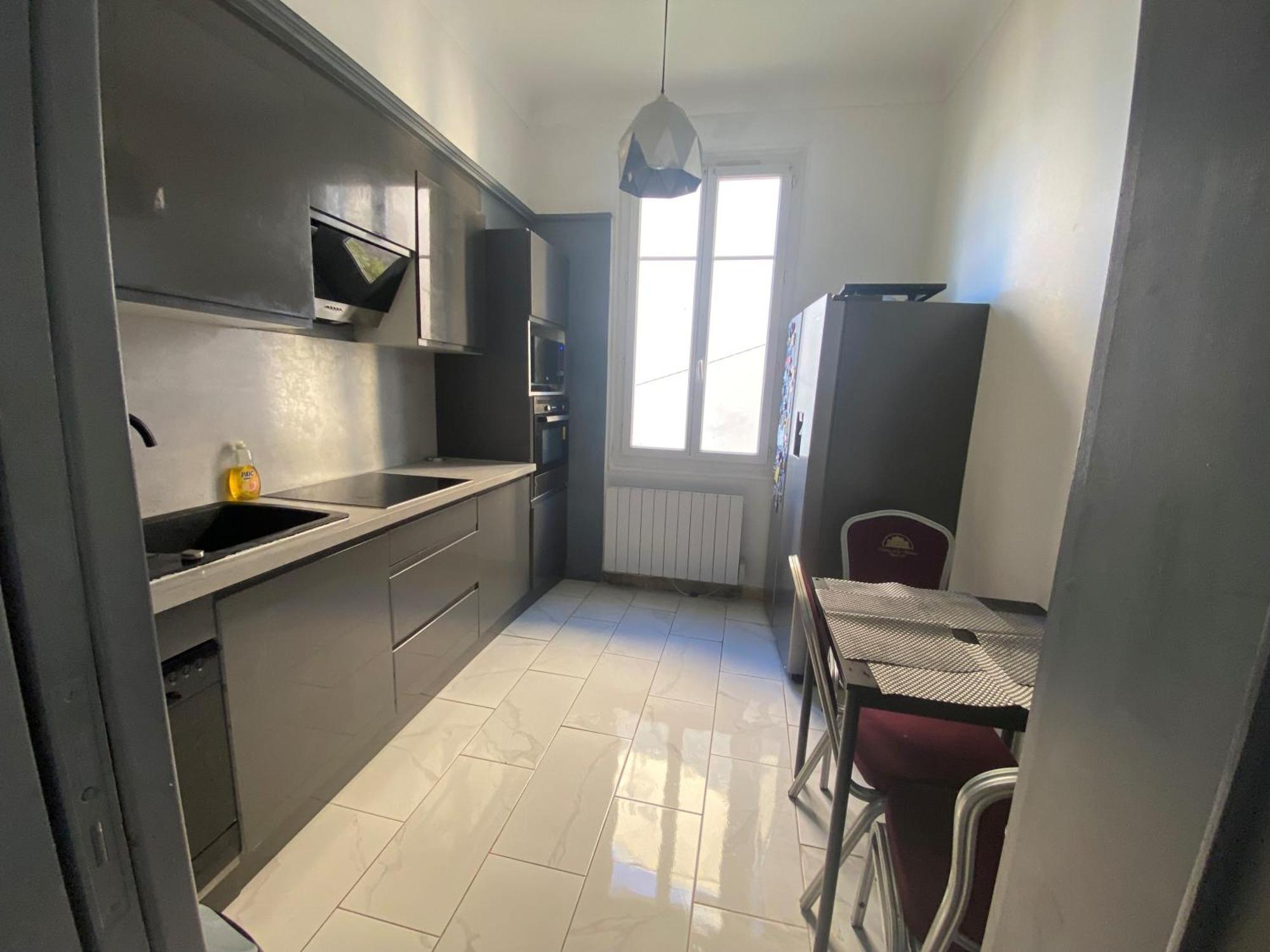 Charming House Near Center Appartamento *